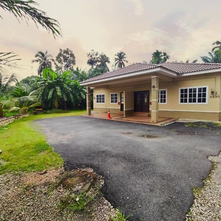 Homestay Selinsing Simpang Ampat Semanggol Exterior photo