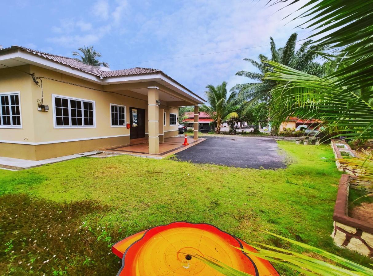 Homestay Selinsing Simpang Ampat Semanggol Exterior photo